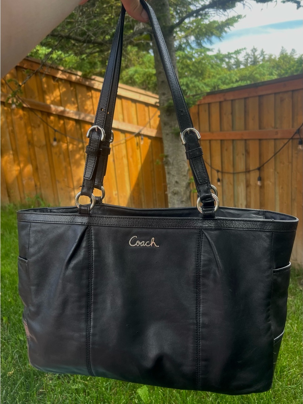Coach Gallery East West Large Lather Carryall F17722